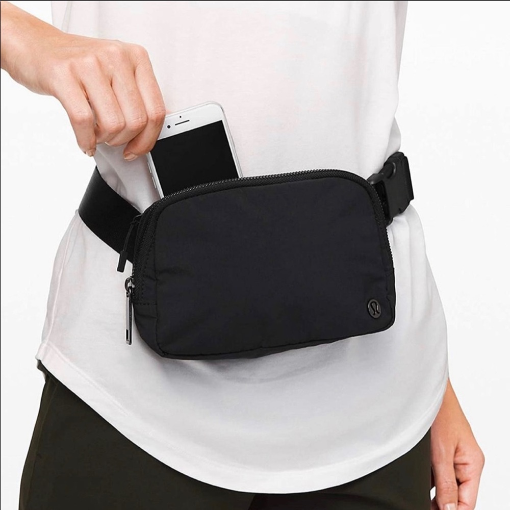Black Lululemon Everywhere Belt Bag